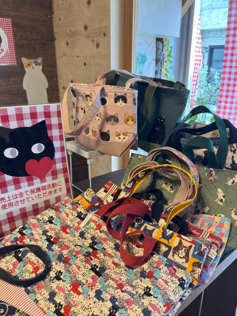 京都烏丸カフェギャラリーLex&co「譲渡会チャリティー」