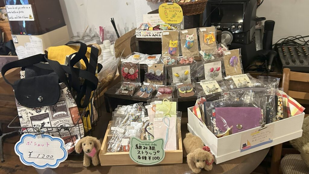 京都烏丸カフェギャラリーLex&co「チャリティー商品の雑貨」